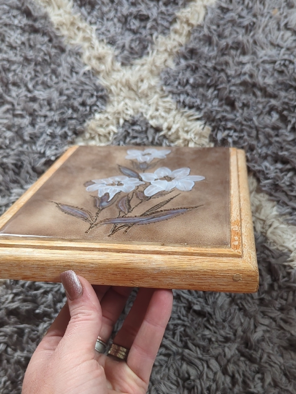 Hand-Painted White Floral Artwork in Wooden Frame By Leroy Hubbard - Picture 3 of 6